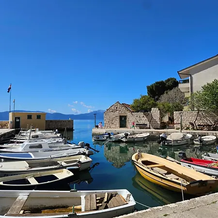Apartment Tona Gradac (Split-Dalmatia)