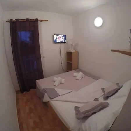 Tona Apartment Gradac (Split-Dalmatia)
