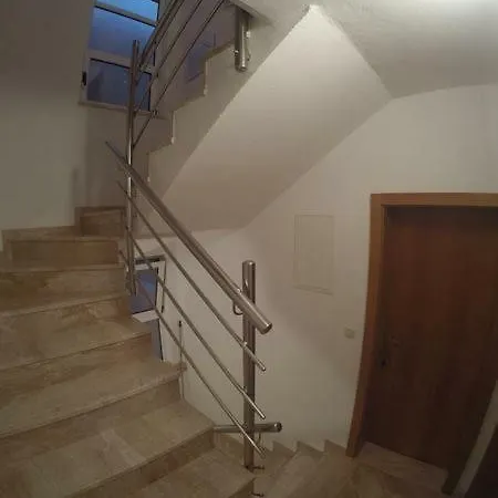 Apartment Tona *
